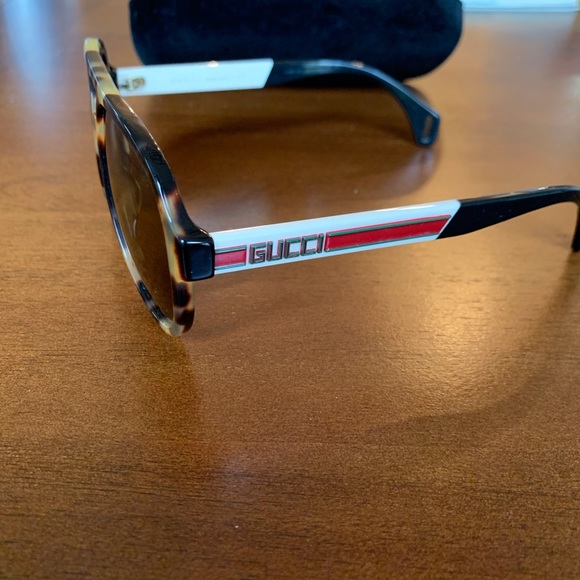 Gucci Tortoise Shell Aviators Sunglasses - Picture 4 of 7